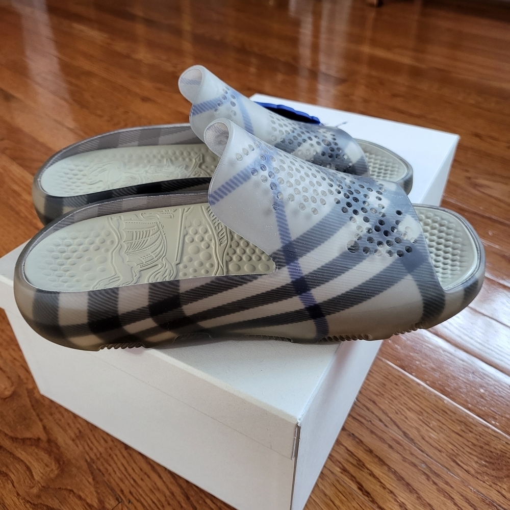 Burberry Plaid Slide Sandals - Picture 5 of 12